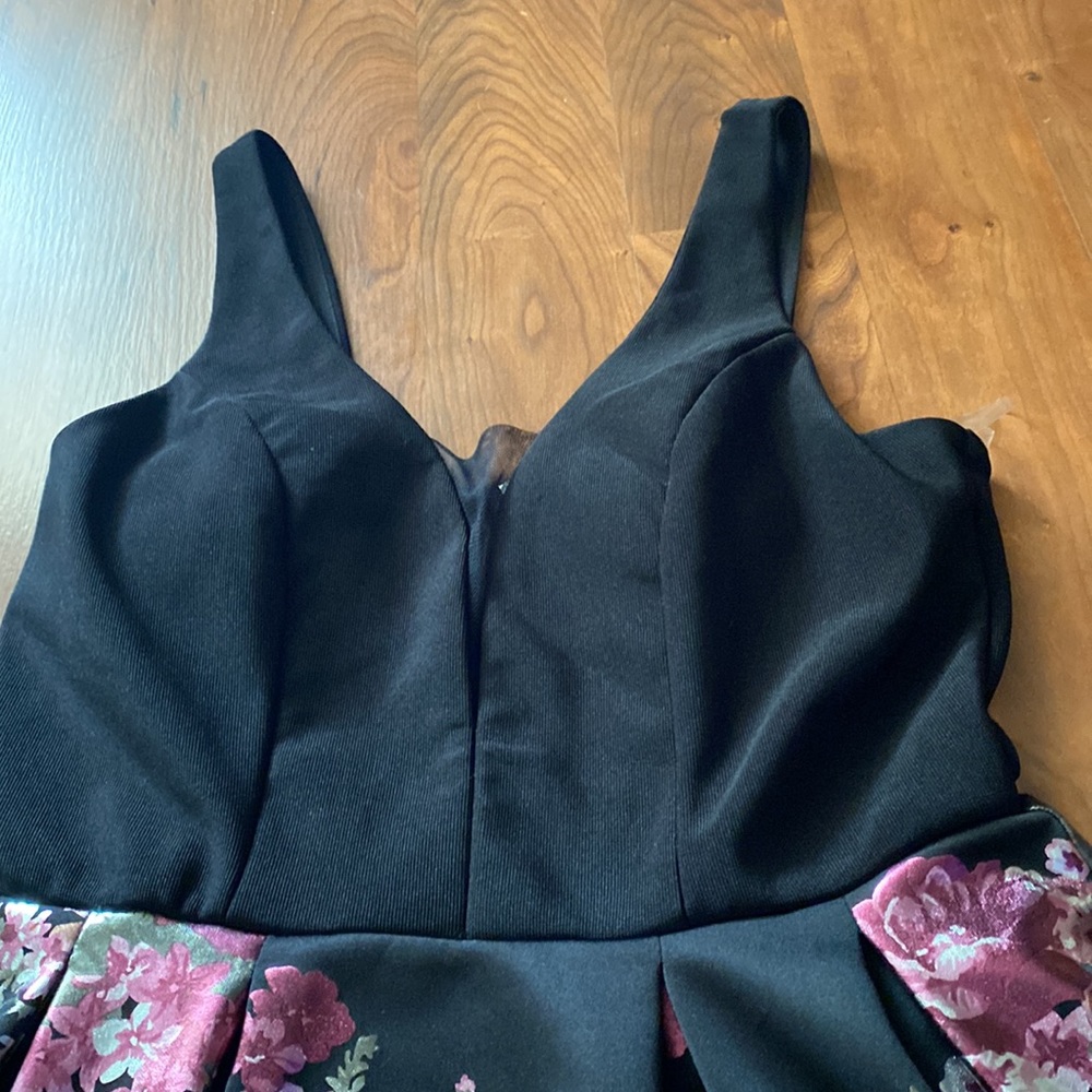 Dress - Picture 4 of 7